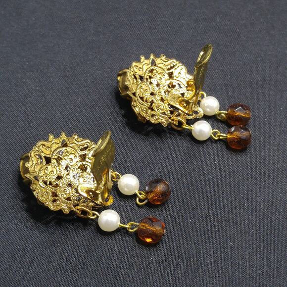 Western Germany Topaz Filigree Clip Earrings, Faux Pearls, 1950s Vintage Jewelry - Picture 7 of 10